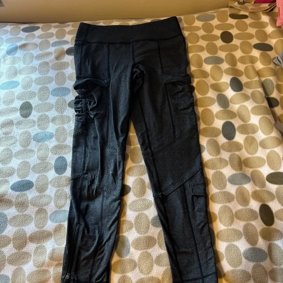 Lululemon Scenic Route Women's Gray Cargo Leggings Size 8 25" - Picture 2 of 8